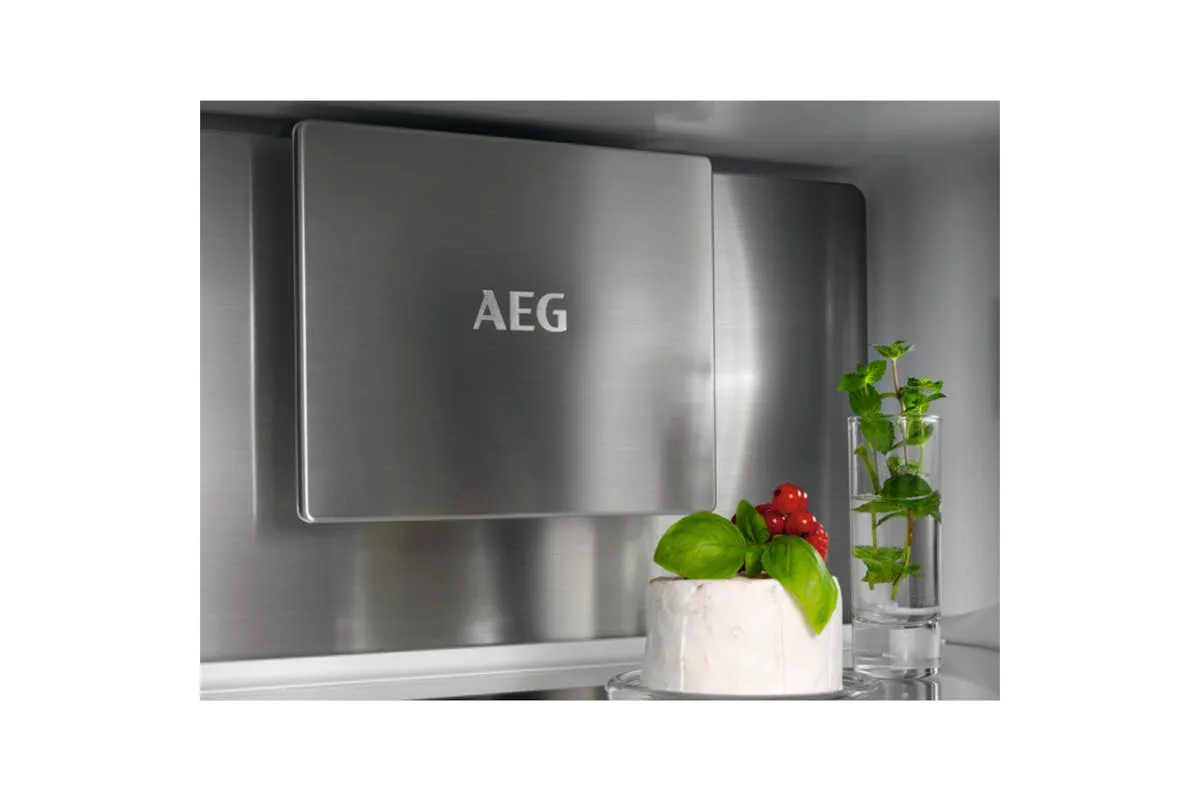 AEG Series 8000 Integrated Fridge Freezer | NSC8M191DS