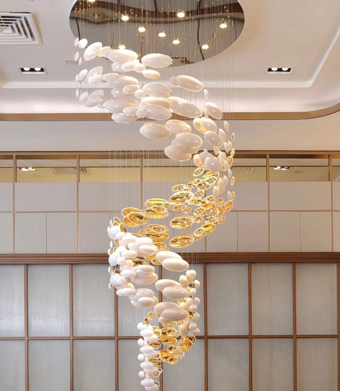 Modern Artistic Unique Golden Dragon Egg Pendant Ceiling Light Fixture for Staircase/ Sales Center/ Hotel