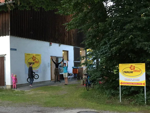 Traumvelo Flags